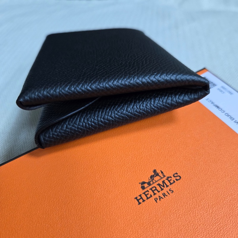 全新 HERMÈS 愛馬仕 Calvi Duo 卡夾 黑色、金棕色 Epsom-2