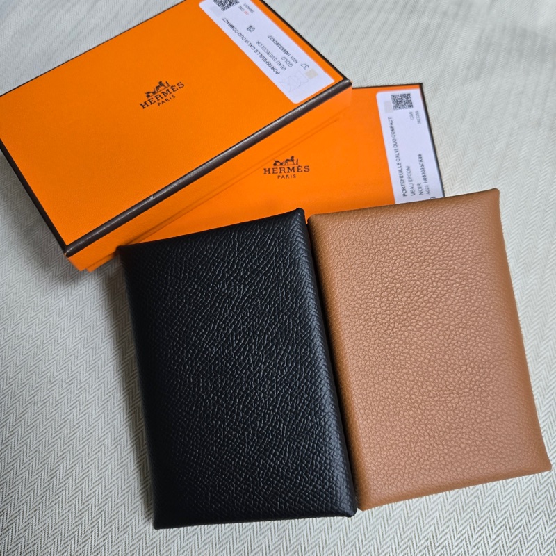全新 HERMÈS 愛馬仕 Calvi Duo 卡夾 黑色、金棕色 Epsom-4