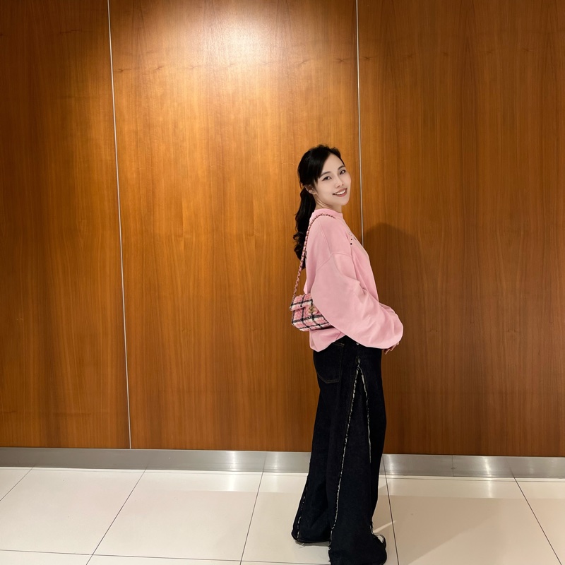 Chanel 24SS 粉色格紋毛呢 mini CF 20公分 可休閒可正式-4