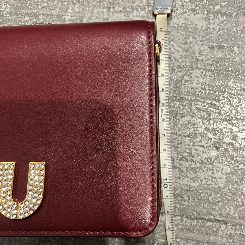 二手美品 miu miu 酒紅色小牛皮鏈包 晚宴包 發財包WOC-5