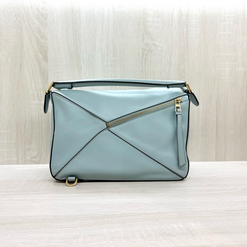 LOEWE淺藍色小牛皮中號puzzle側背包-1