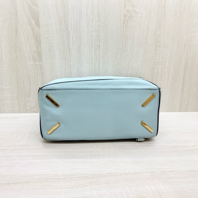 LOEWE淺藍色小牛皮中號puzzle側背包-8