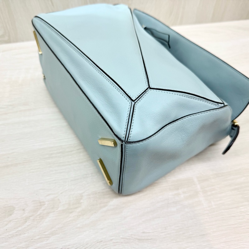 LOEWE淺藍色小牛皮中號puzzle側背包-10