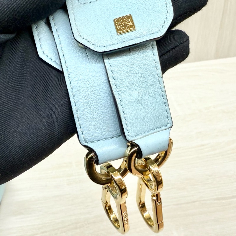 LOEWE淺藍色小牛皮中號puzzle側背包-16