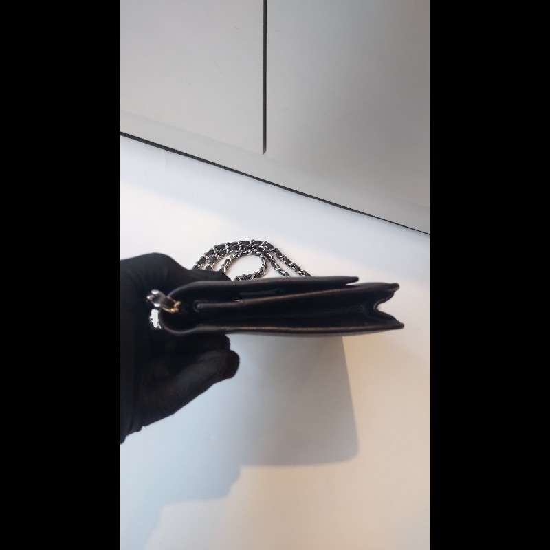 Chanel 銀鍊山茶花壓紋黑皮鍊帶小包 WOC-10
