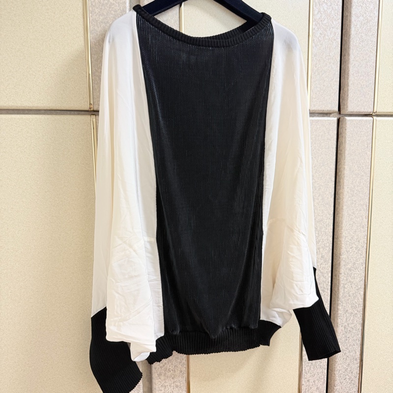 全新義大利精品Neera 20.52 拼接飛鼠袖上衣 M-L可穿 原價9600-4