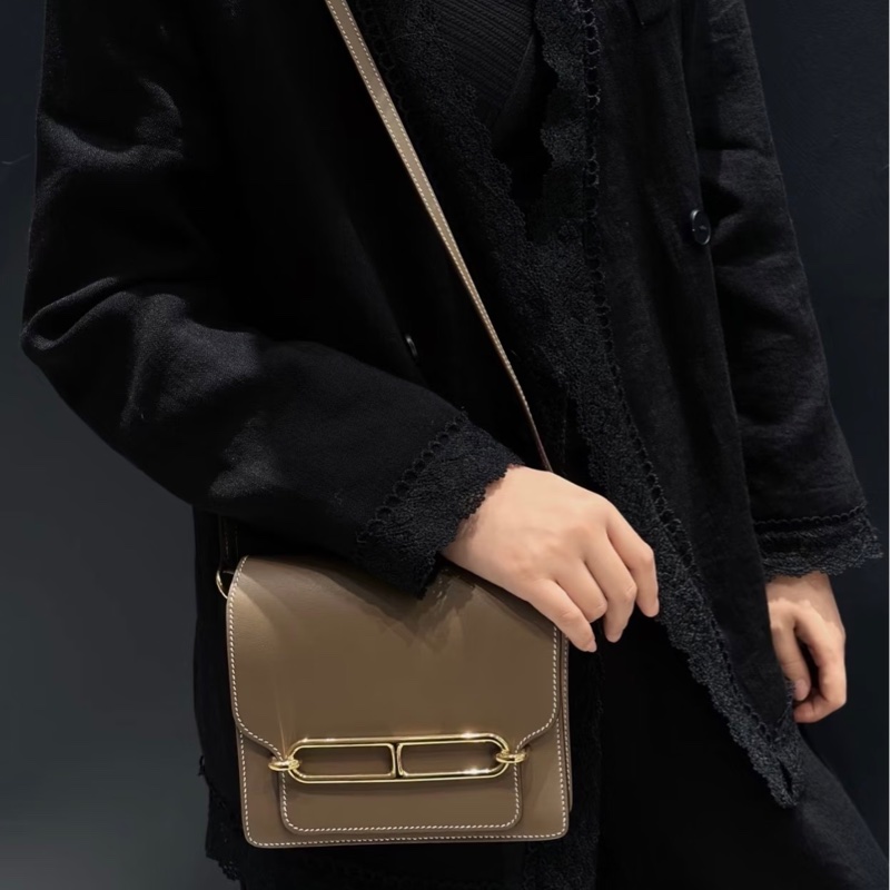 Hermès 愛馬仕 豬鼻子Mini Roulis 19 大象灰金釦-1