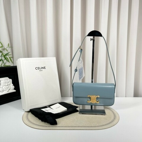 CELINE賽琳 凱旋門腋下包單肩包斜挎包 金扣款 經典凱旋門logo設計 亮面牛皮材質 上身效果非常好看 肩帶可調節 單肩斜挎都可以 經典百搭 四季都能背 容量合適 日常夠用