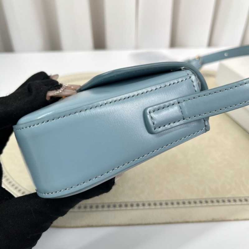 CELINE賽琳 凱旋門腋下包單肩包斜挎包 金扣款 經典凱旋門logo設計 亮面牛皮材質 上身效果非常好看 肩帶可調節 單肩斜挎都可以 經典百搭 四季都能背 容量合適 日常夠用-10