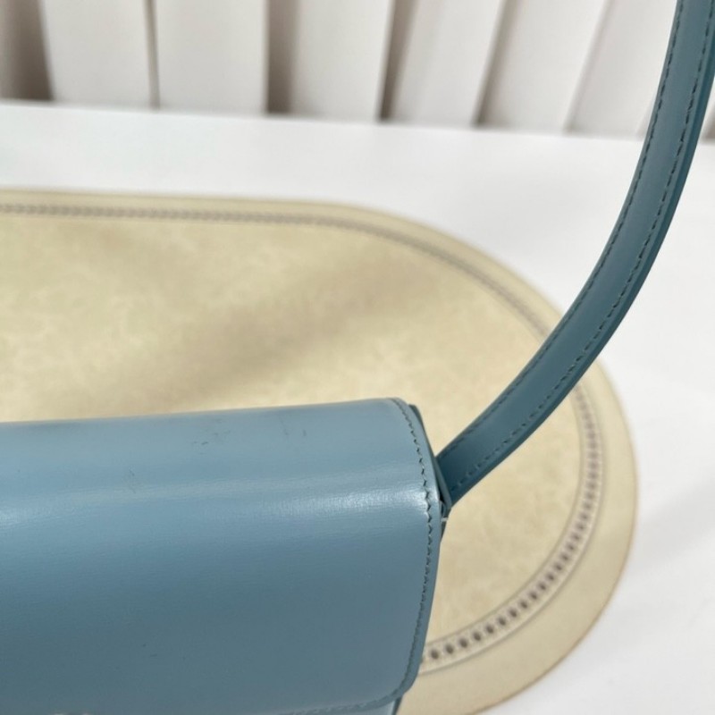 CELINE賽琳 凱旋門腋下包單肩包斜挎包 金扣款 經典凱旋門logo設計 亮面牛皮材質 上身效果非常好看 肩帶可調節 單肩斜挎都可以 經典百搭 四季都能背 容量合適 日常夠用-11