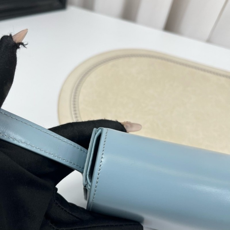 CELINE賽琳 凱旋門腋下包單肩包斜挎包 金扣款 經典凱旋門logo設計 亮面牛皮材質 上身效果非常好看 肩帶可調節 單肩斜挎都可以 經典百搭 四季都能背 容量合適 日常夠用-13