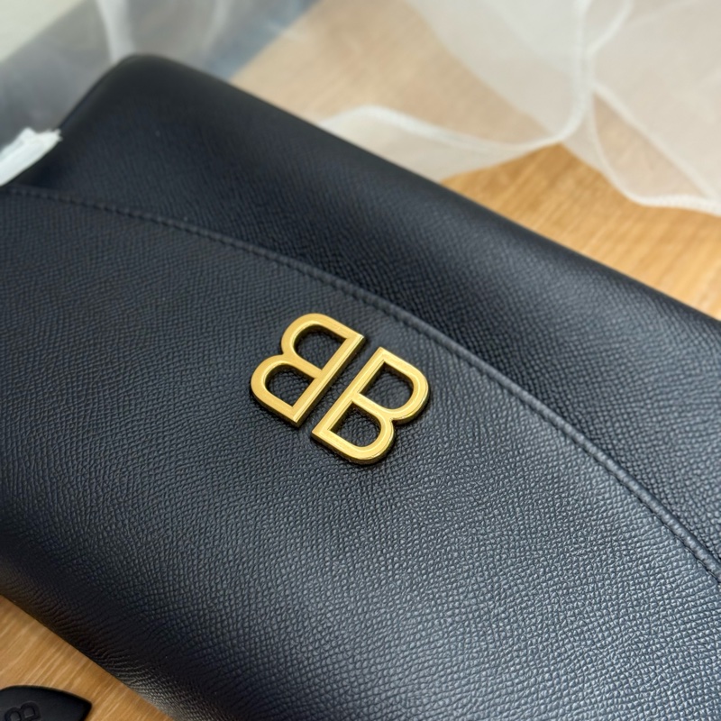 Balenciaga BB 巴黎吊飾鏈條包 黑金款-4