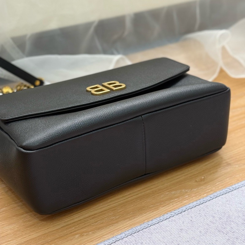Balenciaga BB 巴黎吊飾鏈條包 黑金款-5