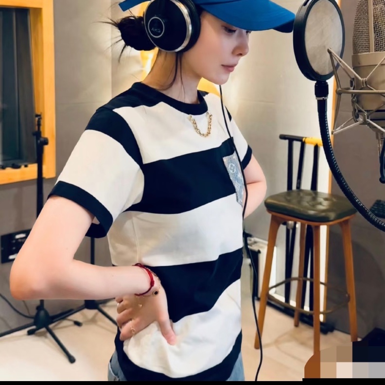 LOUIS VUITTON tshirt-1