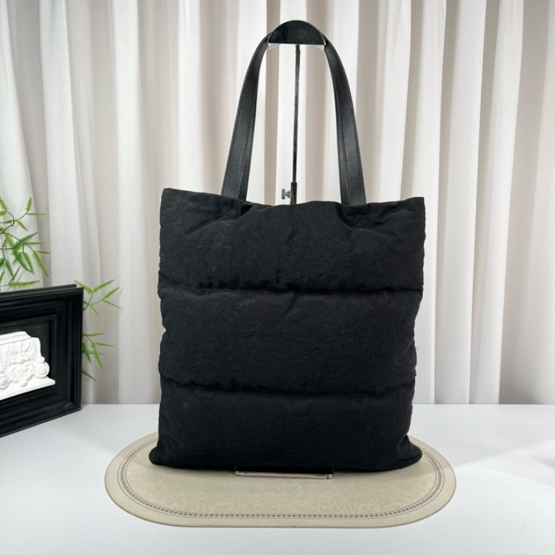 zzz Loewe羅意威 Vertical Puffy雙面泡芙米其林琴譜 單肩tote包 雙面可用 一面全皮膨脹機車一面休閒降落傘 超輕便 無性別主義-1