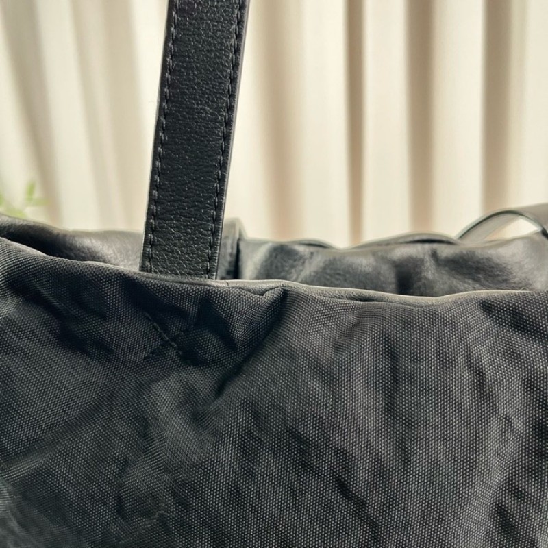 zzz Loewe羅意威 Vertical Puffy雙面泡芙米其林琴譜 單肩tote包 雙面可用 一面全皮膨脹機車一面休閒降落傘 超輕便 無性別主義-19