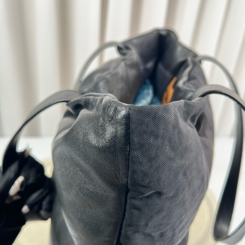 zzz Loewe羅意威 Vertical Puffy雙面泡芙米其林琴譜 單肩tote包 雙面可用 一面全皮膨脹機車一面休閒降落傘 超輕便 無性別主義-20