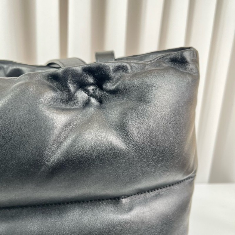 zzz Loewe羅意威 Vertical Puffy雙面泡芙米其林琴譜 單肩tote包 雙面可用 一面全皮膨脹機車一面休閒降落傘 超輕便 無性別主義-22