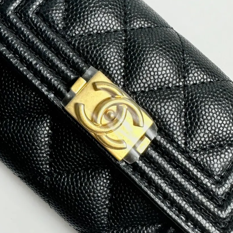 CHANEL Boy 荔枝皮黑金卡包-13