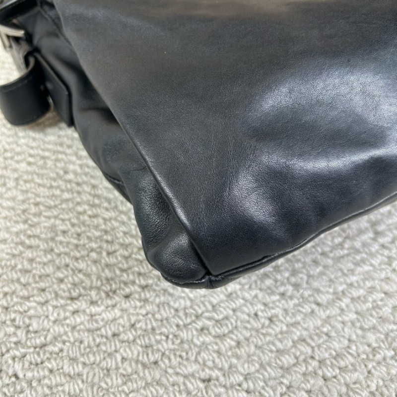 Prada普拉達黑色牛皮男士單肩斜挎包 容量大 日常通勤 低調百搭 商務休閒都合適-9