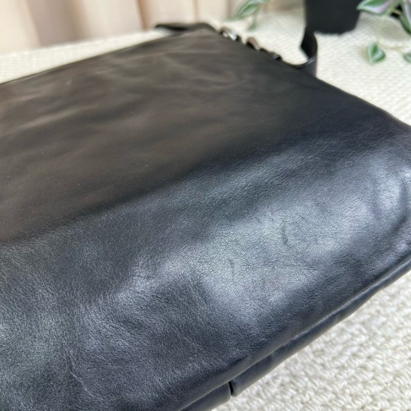 Prada普拉達黑色牛皮男士單肩斜挎包 容量大 日常通勤 低調百搭 商務休閒都合適-11