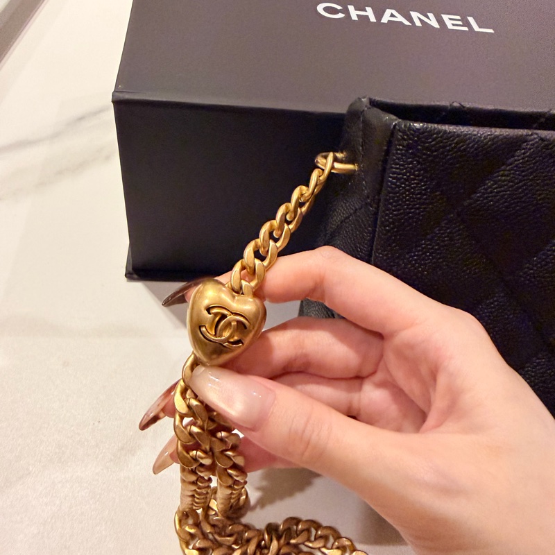 Chanel 23P愛心hobo-2