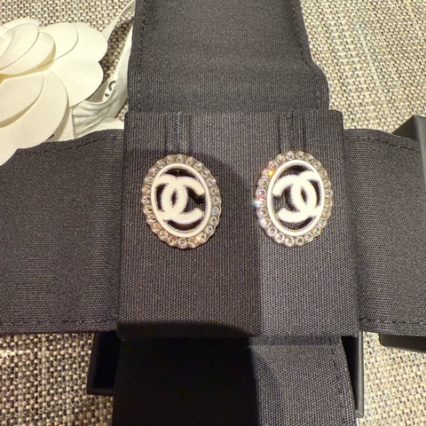 💖Chanel 白色 水鑽耳環💖 全新