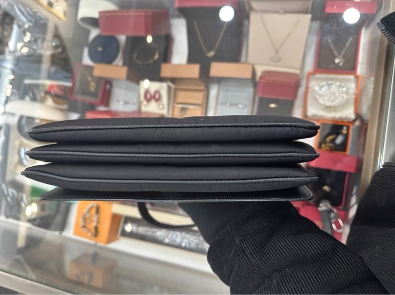 Prada 黑色牛皮尼龍雙拼鏈條斜挎包-3