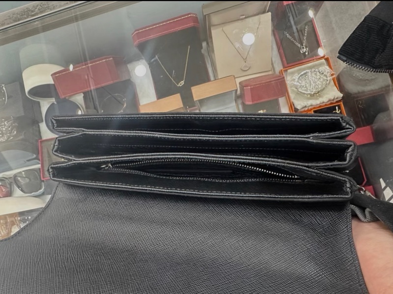 Prada 黑色牛皮尼龍雙拼鏈條斜挎包-11