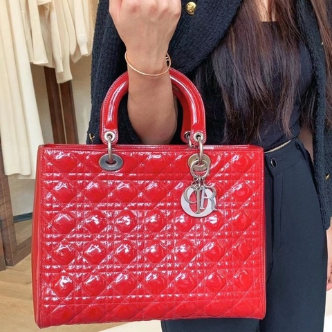 Dior經典款漆皮紅色7格黛妃包32*25 cm 98新配件塵袋