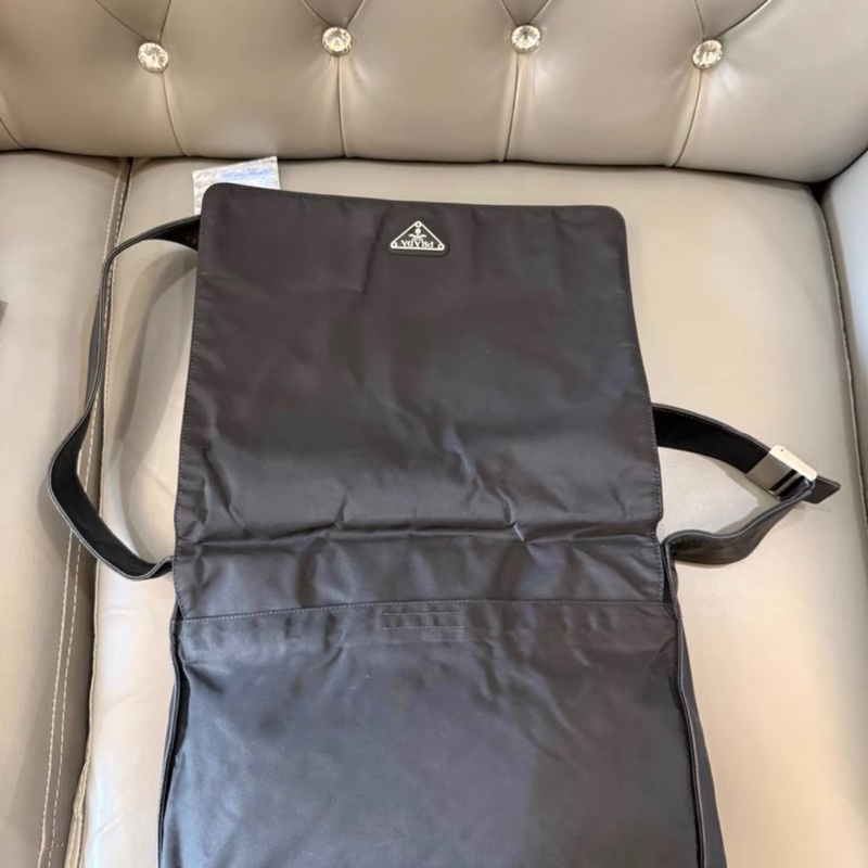 prada郵差斜挎包-5