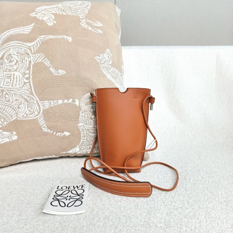 Loewe 焦糖色GatePocket手機包 7*17*4 98新配件塵袋-1