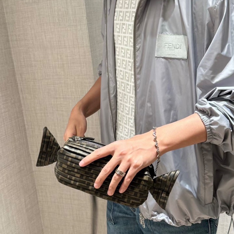 Fendi 老花糖果包 20**10*10 99新配件塵袋保卡吊牌肩帶-1