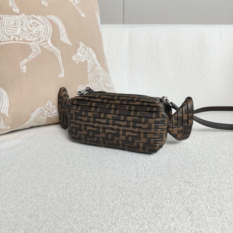 Fendi 老花糖果包 20**10*10 99新配件塵袋保卡吊牌肩帶-6