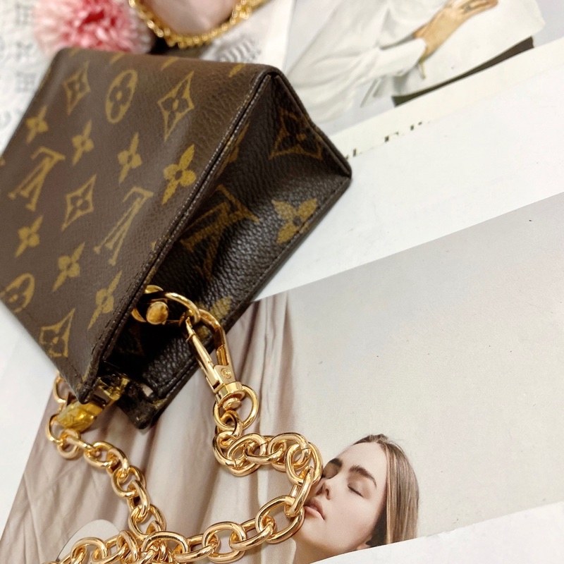 LV M47546 15老花洗漱包鏈條包🏅-14