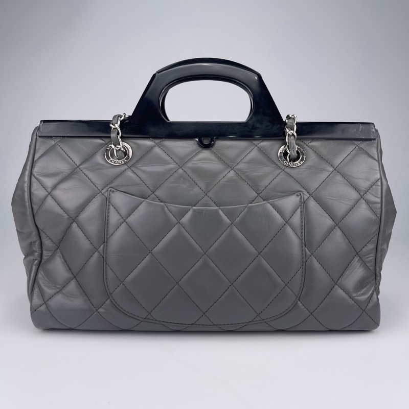 「JL精品代購」香奈兒灰色拼黑油蠟牛皮壓克力2way鏈條衣架包 -3