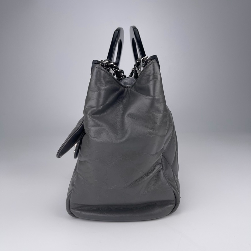 「JL精品代購」香奈兒灰色拼黑油蠟牛皮壓克力2way鏈條衣架包 -4