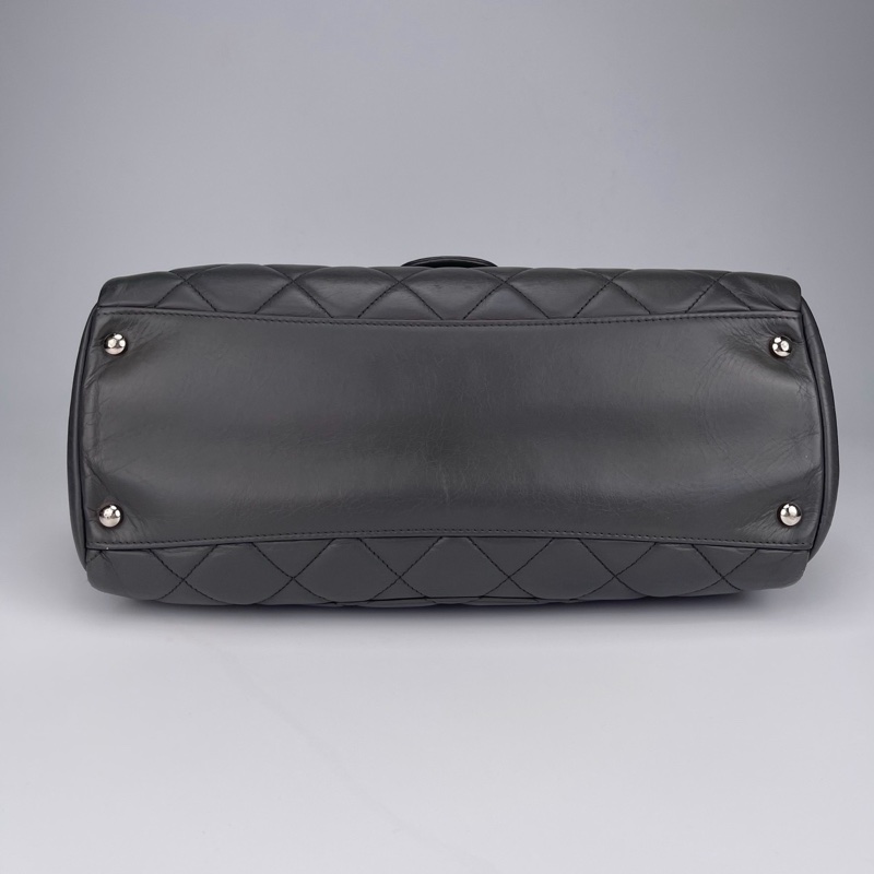 「JL精品代購」香奈兒灰色拼黑油蠟牛皮壓克力2way鏈條衣架包 -6