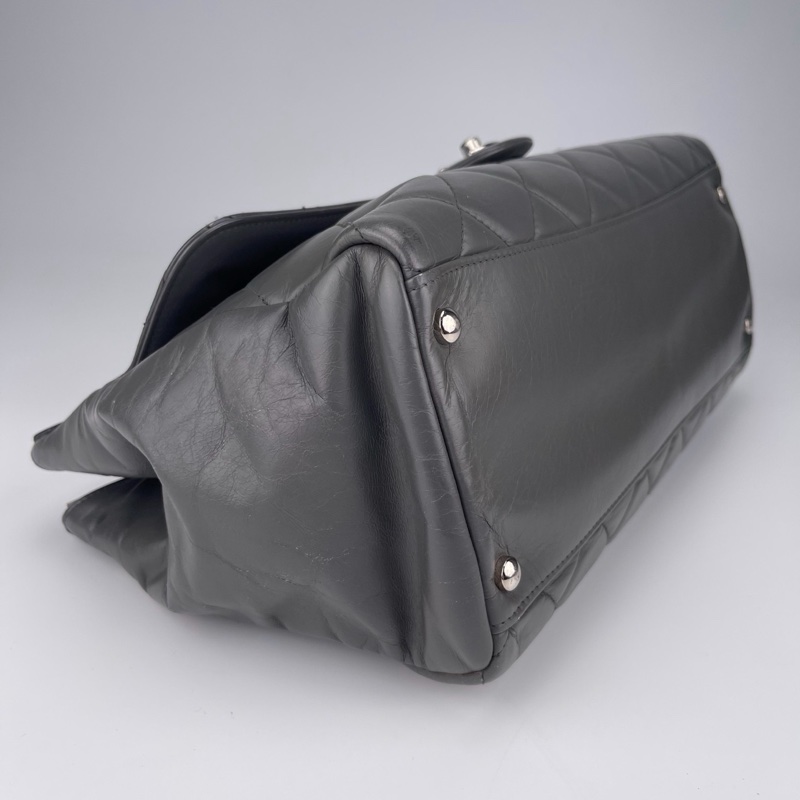 「JL精品代購」香奈兒灰色拼黑油蠟牛皮壓克力2way鏈條衣架包 -7