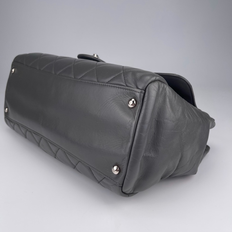 「JL精品代購」香奈兒灰色拼黑油蠟牛皮壓克力2way鏈條衣架包 -8