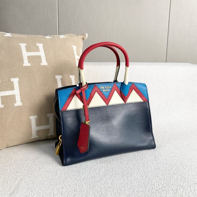 Prada聖誕拼色限定手提斜背包30*21*16 98新配件鑰匙保卡塵袋-3