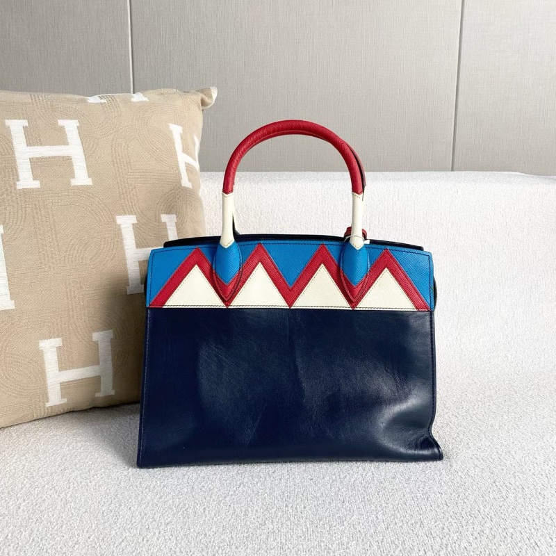 Prada聖誕拼色限定手提斜背包30*21*16 98新配件鑰匙保卡塵袋-7