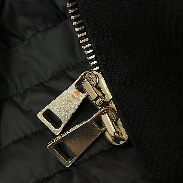 MONCLER 黑色毛領A字羽絨長版大衣 2/M-15