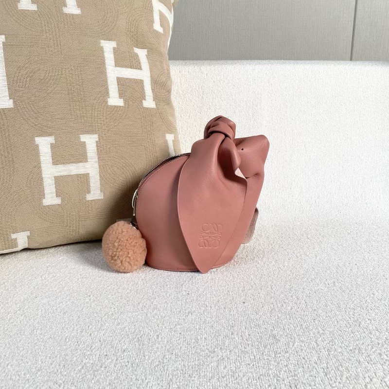 Loewe 全皮兔子包 裸粉色 銀扣 12*17*9 99新配件塵袋-6