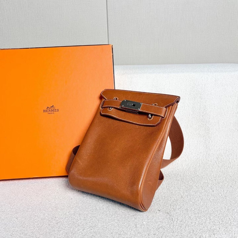 Hermes Hac a Dos胸包金棕 銀扣馬鞍皮18*27*9 98新配件鑰匙*2 鎖塵袋-3