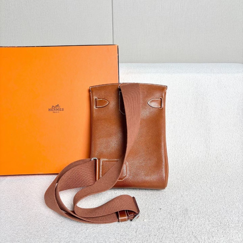 Hermes Hac a Dos胸包金棕 銀扣馬鞍皮18*27*9 98新配件鑰匙*2 鎖塵袋-6