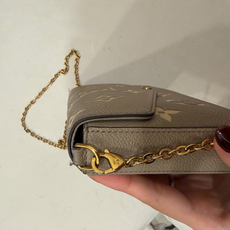 LV斑鳩色 大象灰woc 斜背包-14