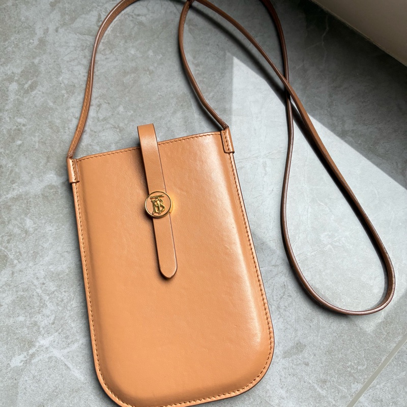 Burberry 皮革手機包-0