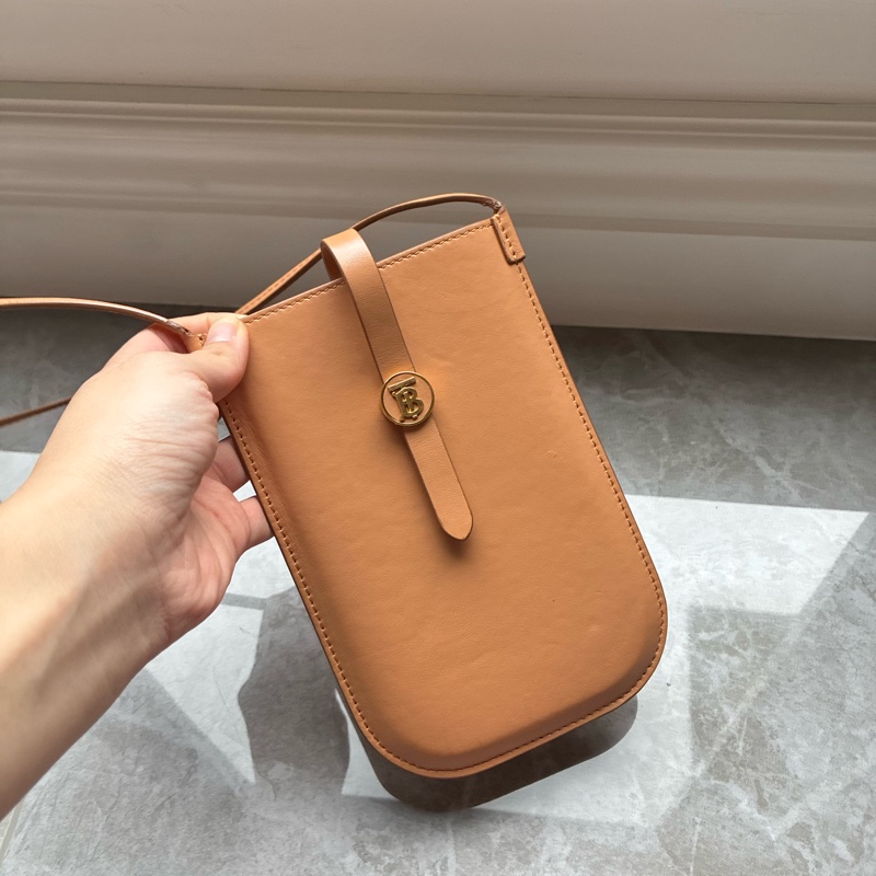 Burberry 皮革手機包-4