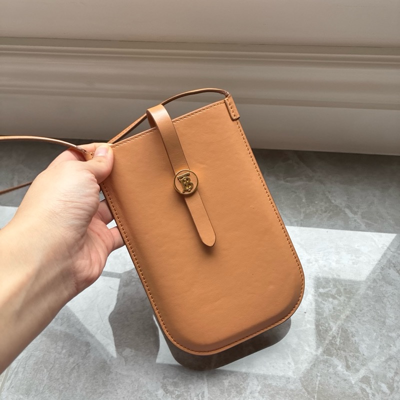 Burberry 皮革手機包-5